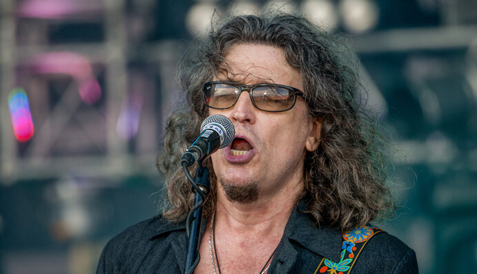 Знаменитого российского рокера поймали на прогибе перед режимом Путина: опубликованы фото