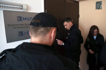 Покарання за мирний план: до першої річниці "маски-шоу" у відомому аналітичному центрі