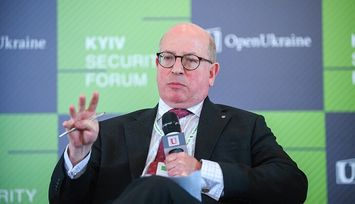 В Росії починаються смута і бунти, а щодо Донбасу потрібне тверде рішення - західний експерт