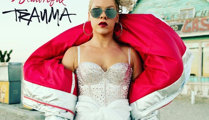 Названа самая красивая женщина в мире: опубликованы фото