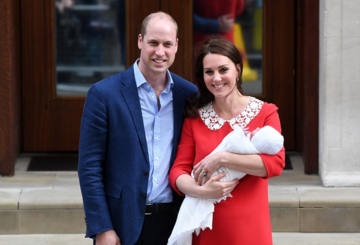 Кейт Миддлтон и принц Уильям показали новорожденного сына: опубликованы фото и видео