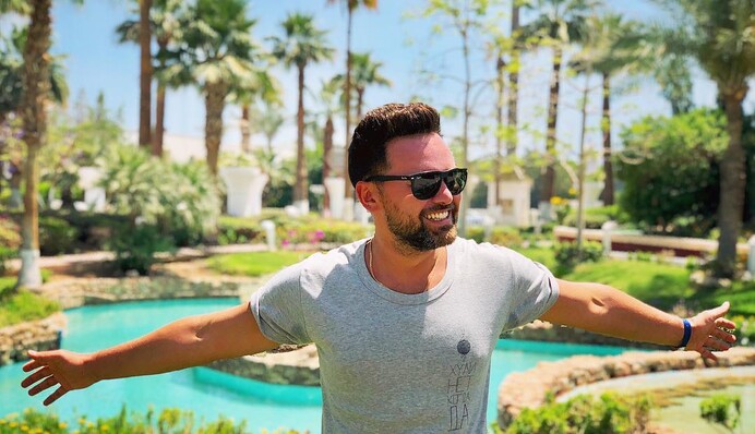 Известный украинский ведущий впервые станет отцом: трогательное фото