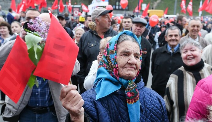 Травневі свята і не тільки: в Україні хочуть скасувати зайві вихідні