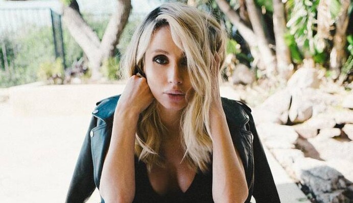 Дочь Лободы случайно рассекретила пол будущего ребенка певицы