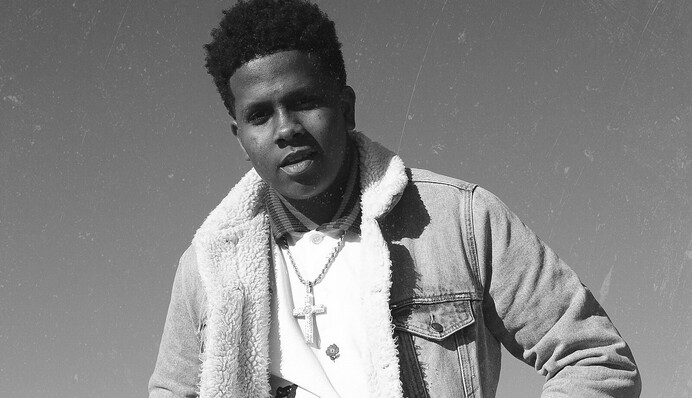 Известного рэпера застрелили в собственном автомобиле