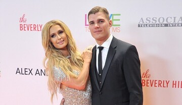 СМИ назвали дату свадьбы Пэрис Хилтон