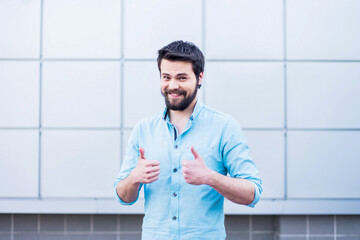 Стало известно о тайной женитьбе популярного украинского ведущего