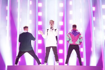 Тяжело травмированный конкурсант зажег на сцене Евровидения-2018: опубликовано видео