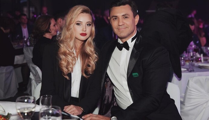 Молодая жена украинского ресторатора показала беременный живот: опубликовано фото