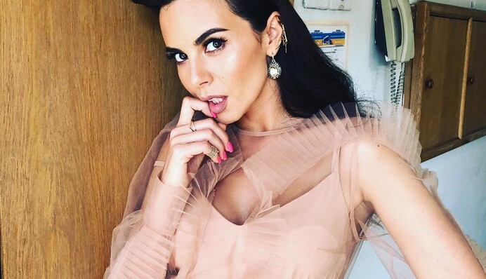 Стала очень вульгарной: в сети раскритиковали фото Каменских в новом наряде