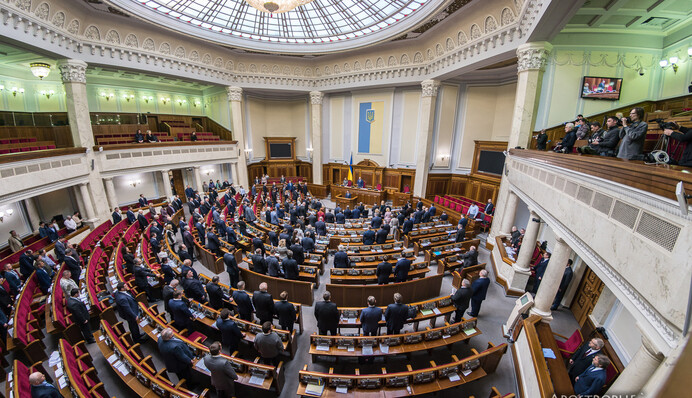 Не только за деньги: что у Порошенко, его 