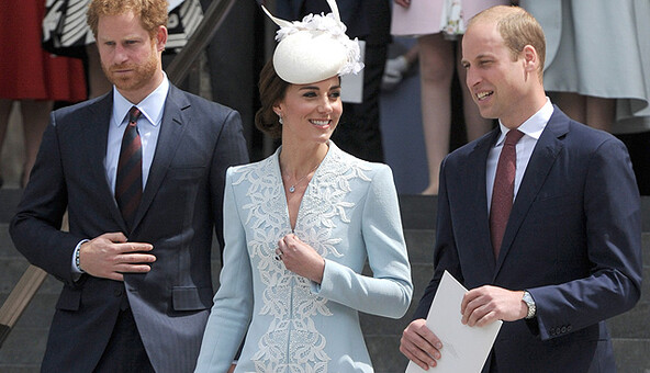 В сеть попали фото из бурной молодости принцев Гарри и Уильяма, Кейт Миддлтон, Энистон и других звезд