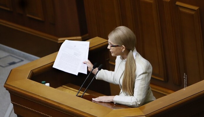 Тимошенко пише свою Конституцію, а в Яценюка готові до союзу з ворогами проти Порошенка