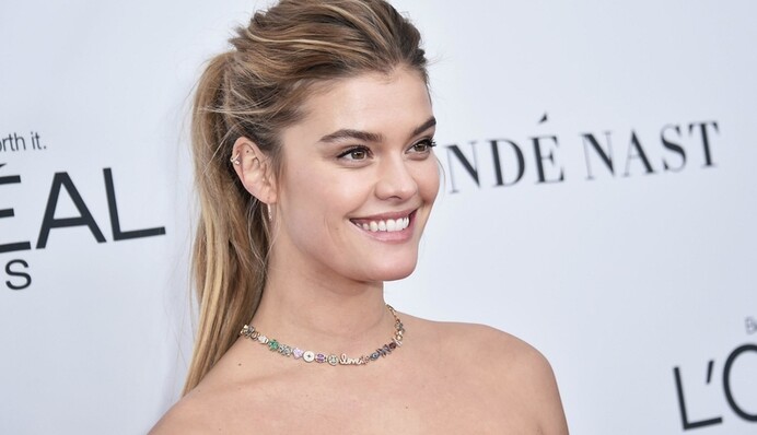 Экс-невеста ДиКаприо порадовала сети фото топлес