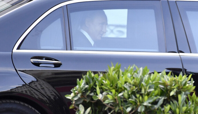 Путин не хочет отвечать за ложь: россиянам придется затягивать пояса