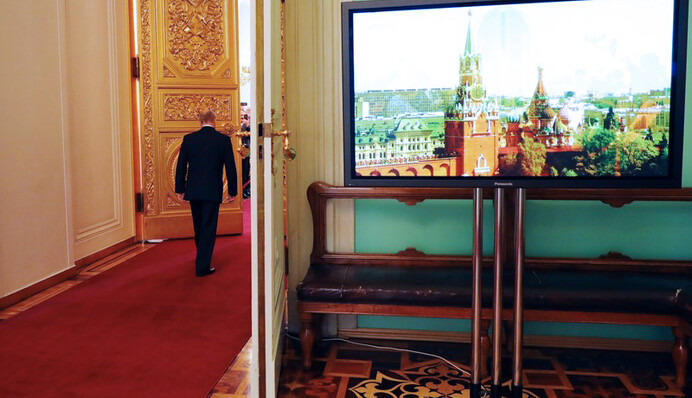 У Путина осталось только два выхода из Кремля