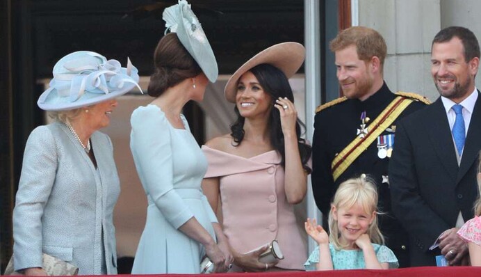 Нарядные Меган и Кейт появились на официальном праздновании дня рождения Елизаветы II: фото и видео