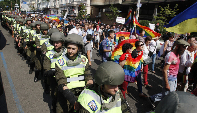 В Украине обещают легализовать однополые пары: что из этого выйдет