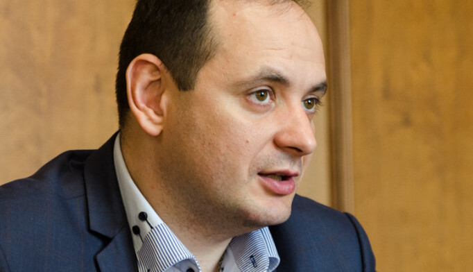 Украинский мэр решил необычным способом бороться с голыми музыкантами: в сети смеются