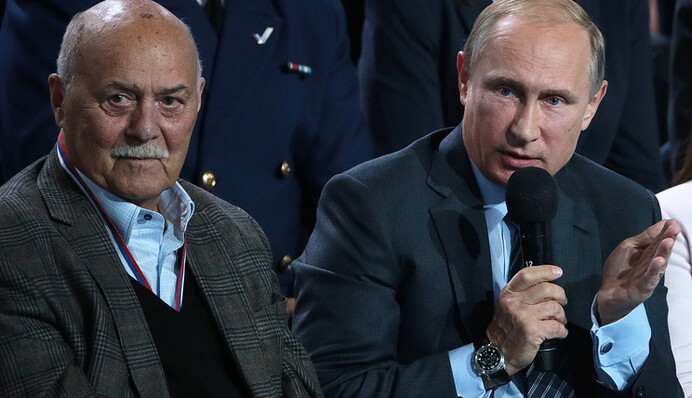 Появились первые фото Путина у гроба Говорухина