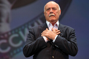 Гроб с Говорухиным провели на кладбище аплодисментами: опубликованы фото и видео