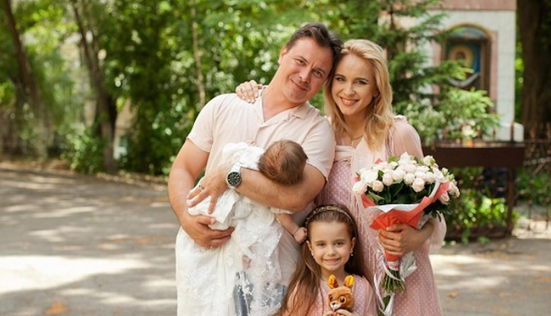 Украинская телезвезда крестила дочь: опубликованы фото