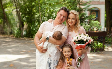 Украинская телезвезда крестила дочь: опубликованы фото