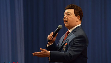 Помощница и жена больного раком Кобзона рассказали о его состоянии