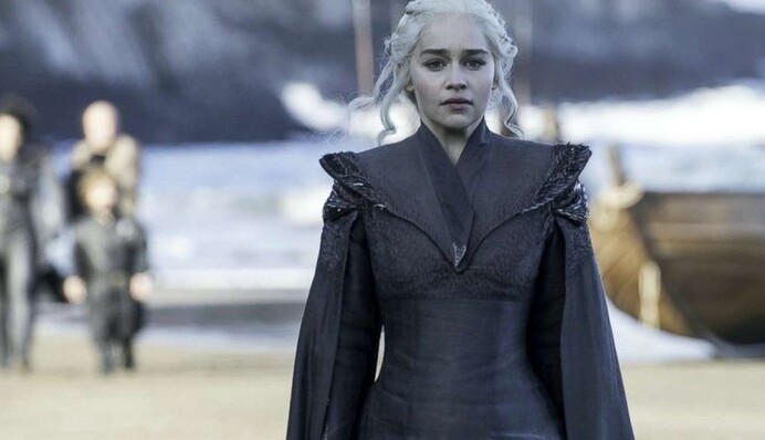 Без Дейенерис: Эмилия Кларк попрощалась с сериалом 