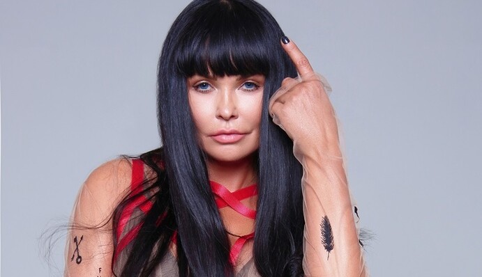 53-летняя украинская певица показала пикантные фото в купальнике