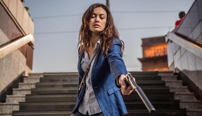 Девушка Бонда из Украины похвасталась фото в купальнике