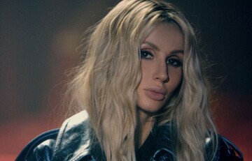 ​Недавно родившая Лобода показала смешное пляжное фото