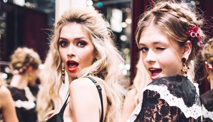 Like mother, like daughter: дочь украинской звезды похвасталась семейным фото в купальниках