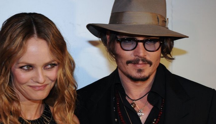 Сын Деппа и Паради серьезно заболел 