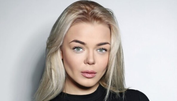 Накрывает любовная лихорадка: сбежавшая в Россию певица показала пикантное фото