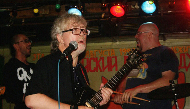 Российский музыкант умер после скандальной высадки из самолета в Португалии