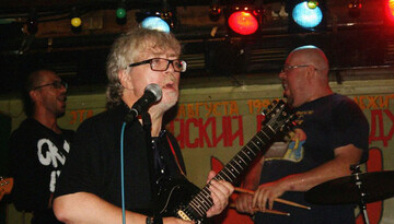 Российский музыкант умер после скандальной высадки из самолета в Португалии