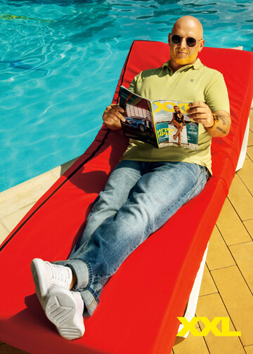 Группа Потапа снялась в горячей фотосессии с полуголыми красотками