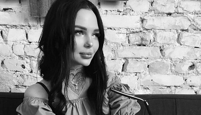 Еще одна экс-участница 