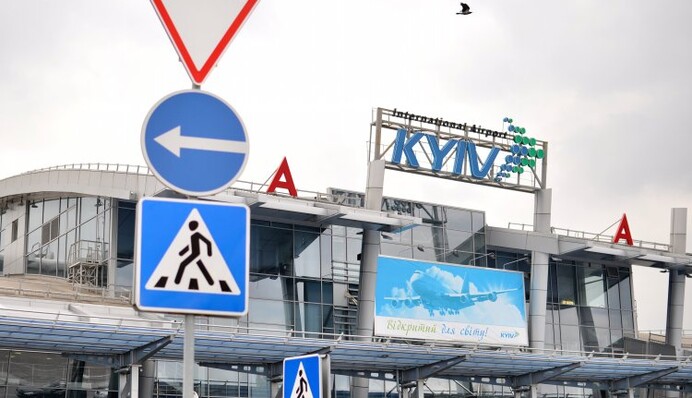 Епопея з українськими туристами, що застрягли: у кого домагатися компенсації