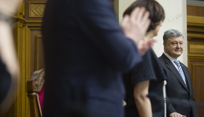Часу залишилося мало: у Порошенка три варіанти для бунтарської Ради