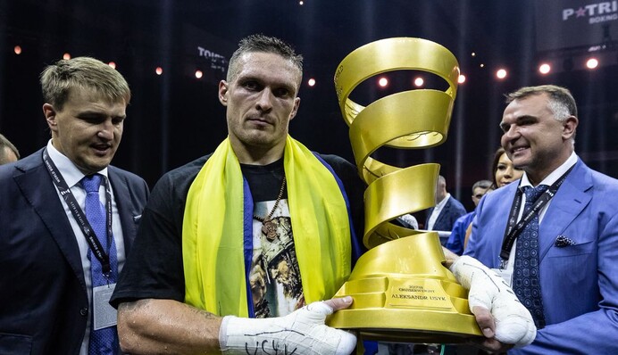 Усик розгромив Гассієва: хроніка і відео бою