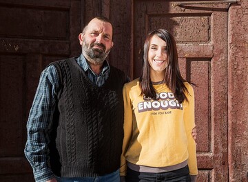 Джамала трогательным фото поздравила отца с днем рождения