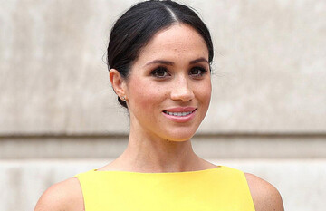 Меган Маркл восхитила ярким нарядом: опубликованы фото и видео