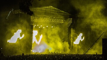 Легендарные The Chemical Brothers взорвали публику на Atlas Weekend: фото и видео пятого дня