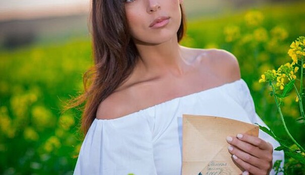 Известная российская певица оконфузилась с фото Дианы Гурцкой