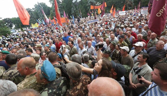 Шахтерские бунты в Киеве: кому это надо и кто главная мишень