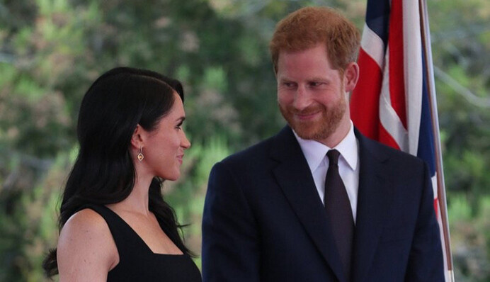 Меган Маркл восхитила изысканным нарядом во время выхода в свет с принцем Гарри: фото