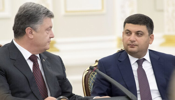 Порошенко і Гройсман обмінялися ударами: чим закінчиться конфлікт