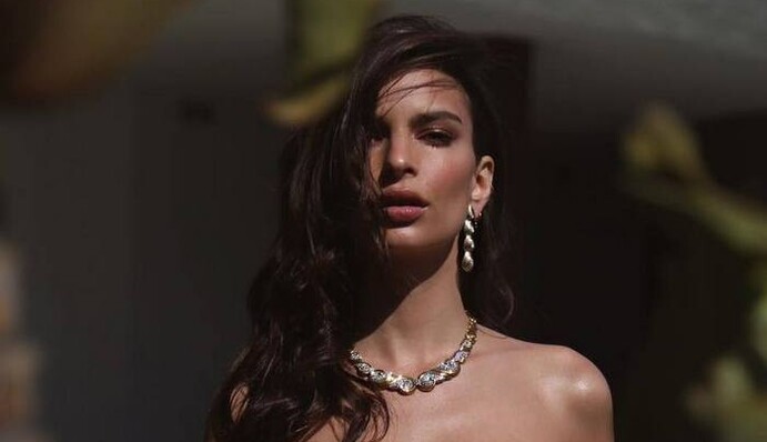 В позе собачки: известная модель подразнила фанов горячими фото